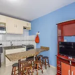 Apto Quadra Mar Em Balneario Camboriu - Eit302